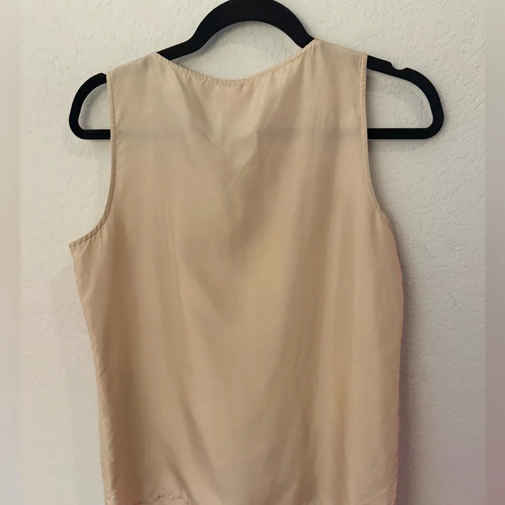 J Crew Beige Sleeveless Silk Blouse Size 4 - Picture 4 of 5